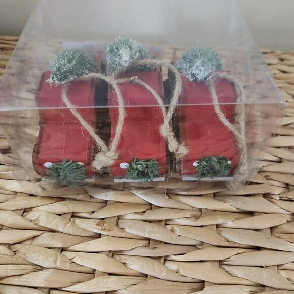 🎄🎁New Vintage Truck w/ Christmas Tree Wooden Ornaments Holiday Farmhouse Decor - Picture 3 of 4